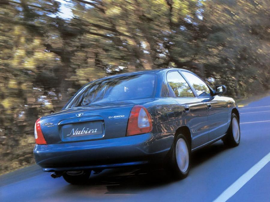  Daewoo Nubira Sedan 1997 года  (фото 7 из 10)